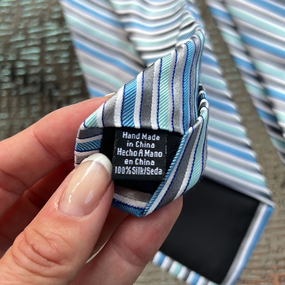 Striped tie - Picture 4 of 5